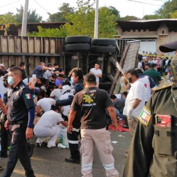 Mexique : 24 morts dans un accident de la route impliquant un car et un camion